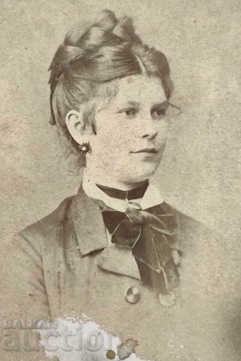 Παράδοση ΤΕΛΟΣ ΤΟΥ 19ου ΑΙΩΝΑ ΓΥΝΑΙΚΕΙΟ ΓΥΝΑΙΚΕΙΟ ΠΟΡΤΡΕΤΟ ΠΑΛΙΑ ΦΩΤΟΓΡΑΦΙΑ ΚΑΡΤΟΝΙ Παράδοση ΤΕΛΟΣ ΤΟΥ 19ου ΑΙΩΝΑ ΓΥΝΑΙΚΕΙΟ ΓΥΝΑΙΚΕΙΟ ΠΟΡΤΡΕΤΟ ΠΑΛΙΑ ΦΩΤΟΓΡΑΦΙΑ ΚΑΡΤΟΝΙ