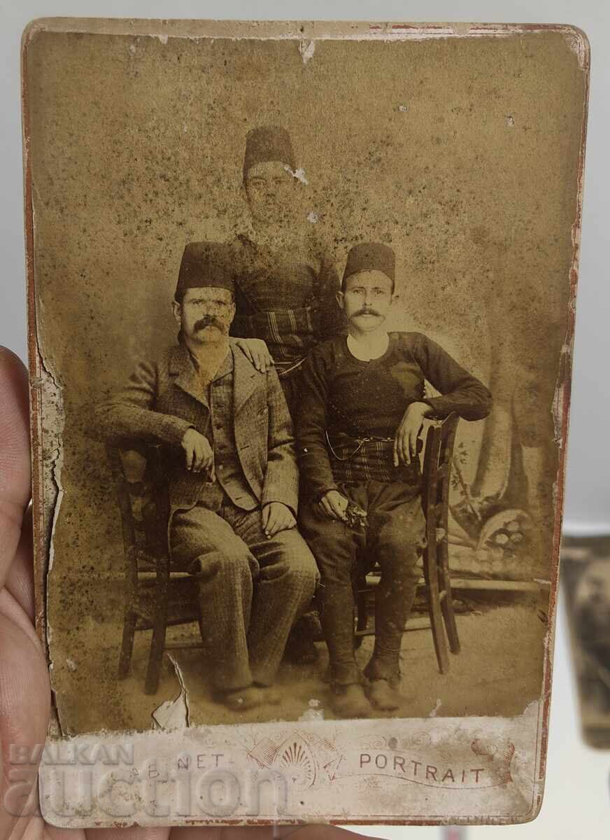 1870-ТЕ БЪЛГАРИ МЪЖЕ МЪЖ ФЕС МНОГО СТАРА СНИМКА КАРТОН
