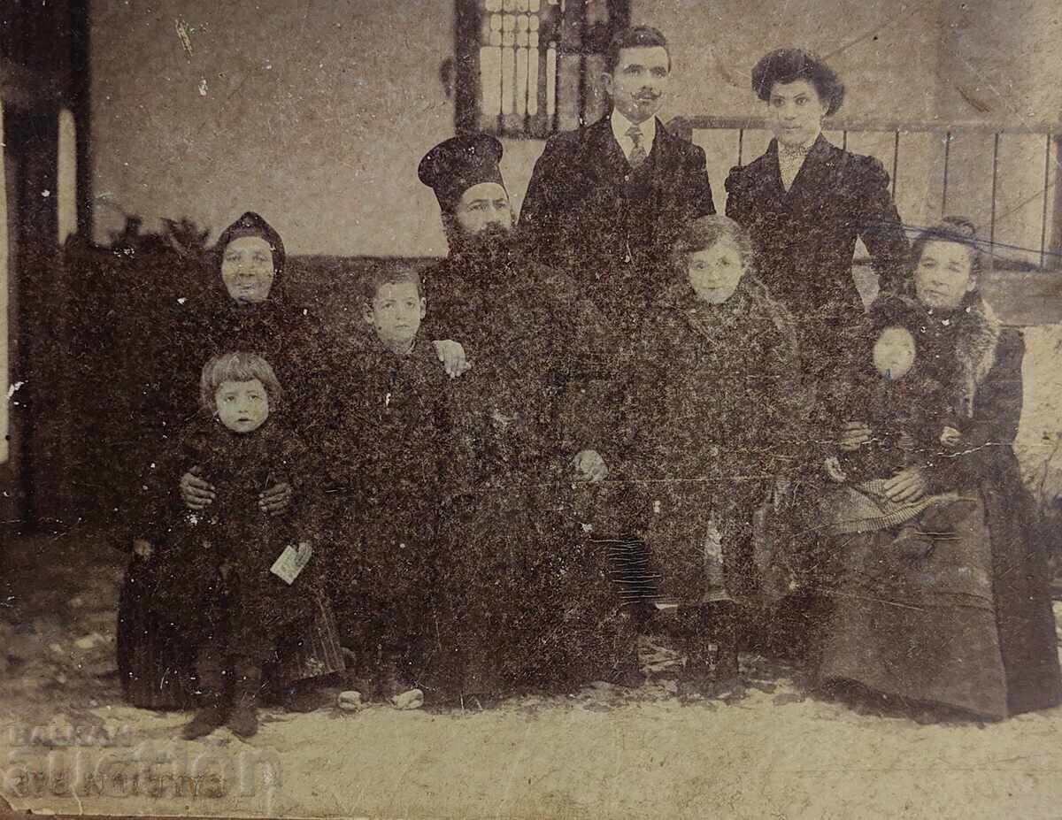 Auction  POP PRIEST OLD PHOTO CARDBOARD