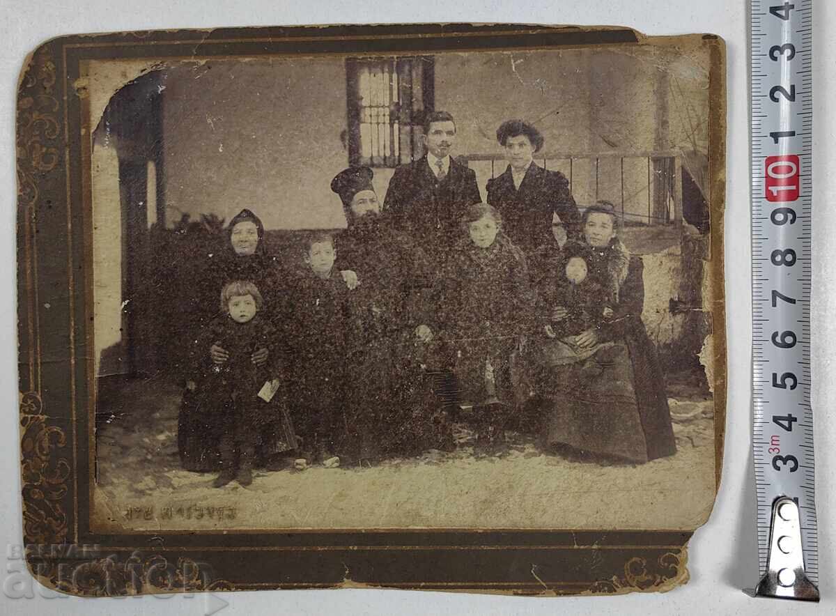 Delivery of POP PRIEST OLD PHOTO CARDBOARD