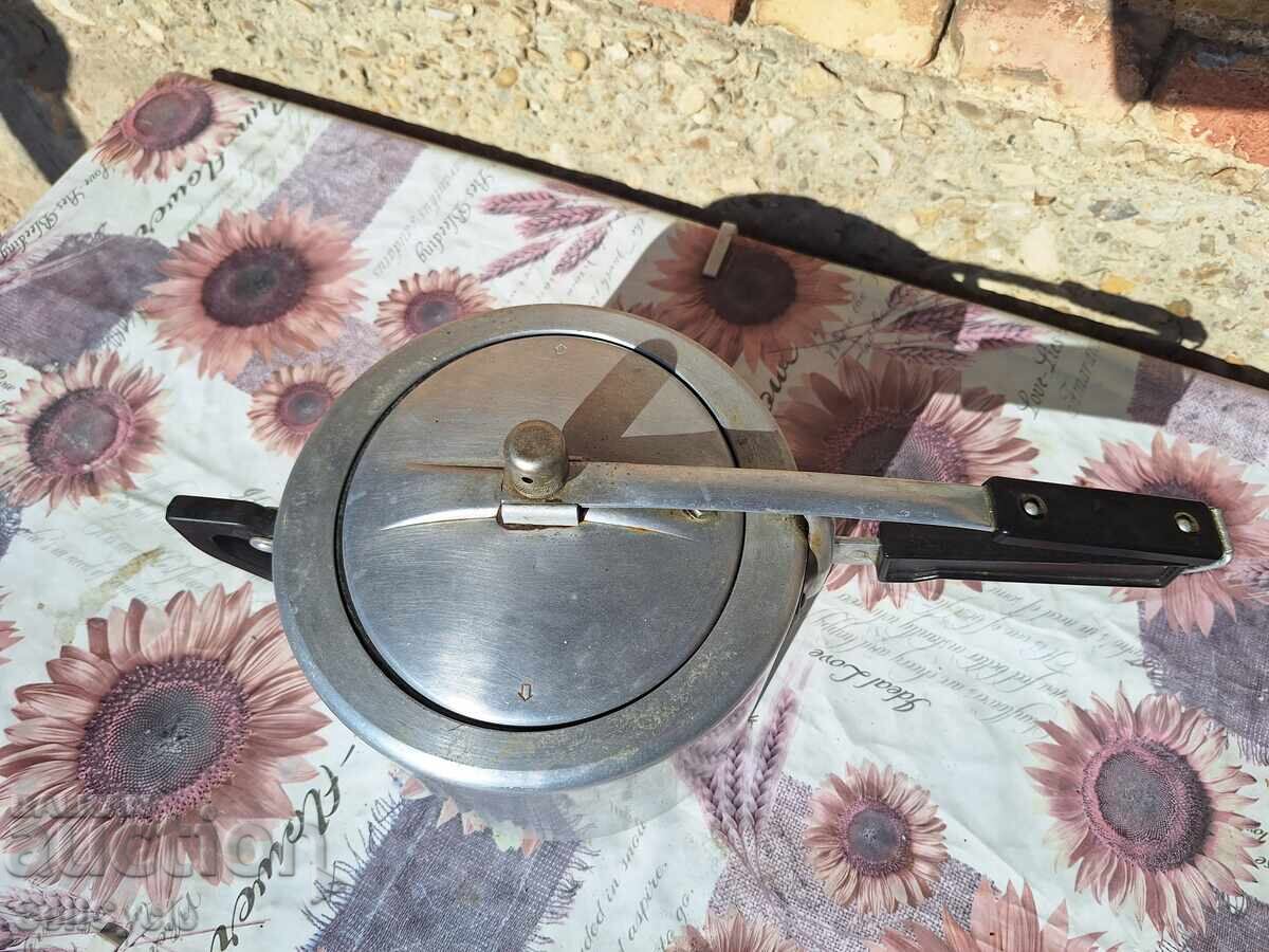 ✅ΑΛΟΥΜΙΝΙΟ ΚΑΤΣΑΡΟΛΑ ΥΠΟ ΠΙΕΣΗ❗ με τιμή 10.00 BGN | € 5.11 ✅ΑΛΟΥΜΙΝΙΟ ΚΑΤΣΑΡΟΛΑ ΥΠΟ ΠΙΕΣΗ❗ με τιμή 10.00 BGN | € 5.11