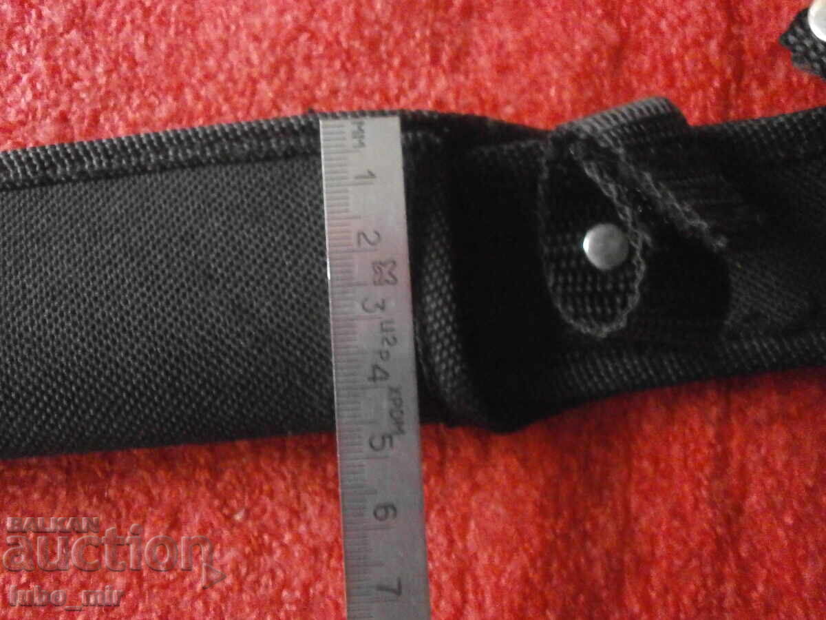 Livrarea CANĂ VECHE PENTRU CUȚIT - TEXTILĂ