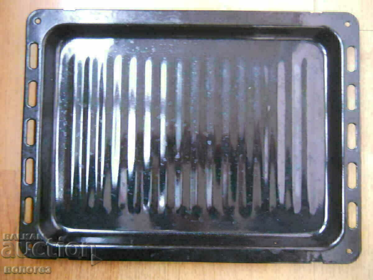 Enamel tray with price € 5.20 | 10.17 BGN