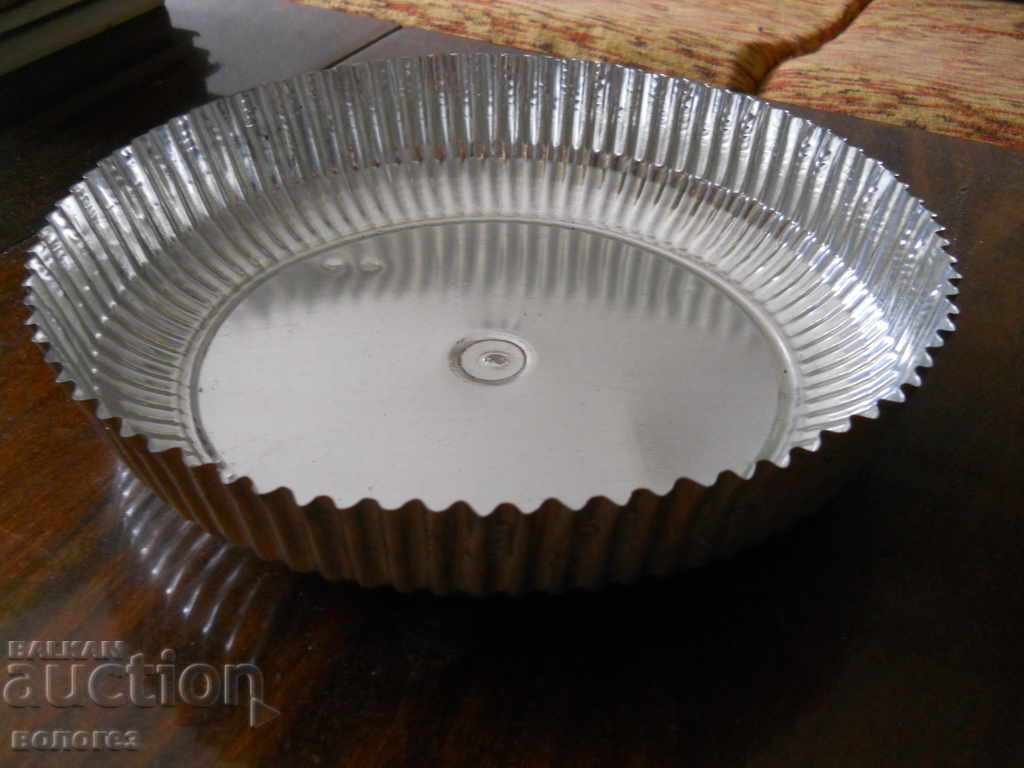 Cake pan for cakes, pastries