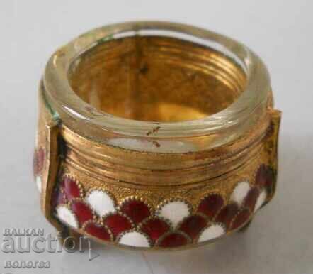 Solniță rusească vintage placată cu aur "Hommet" cu preț 50.00 BGN | € 25.56 Solniță rusească vintage placată cu aur "Hommet" cu preț 50.00 BGN | € 25.56