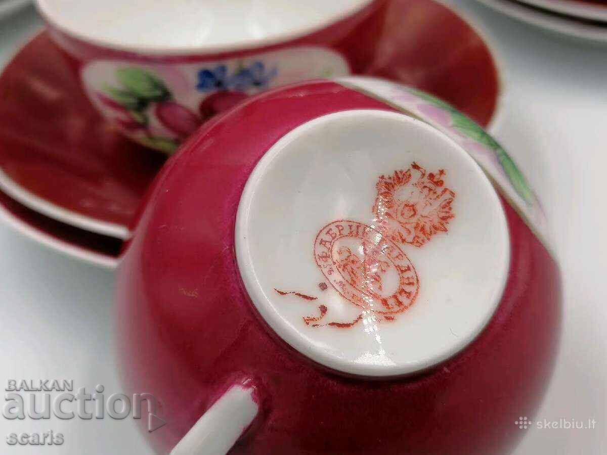 Porțelan imperial rusesc cu preț 762.77 BGN | € 390.00