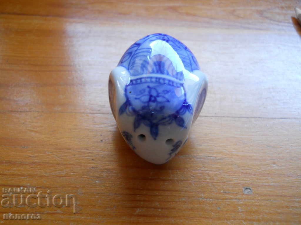 Shaker de sare din porțelan Shaker de sare din porțelan