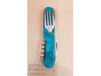 Un cuțit de buzunar