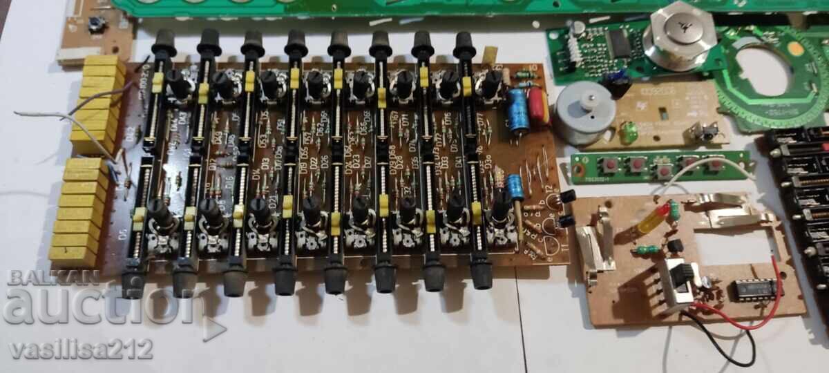 Ηλεκτρονικά σκραπ, πλακέτες κυκλωμάτων με τιμή 5.00 BGN | € 2.56 Ηλεκτρονικά σκραπ, πλακέτες κυκλωμάτων με τιμή 5.00 BGN | € 2.56