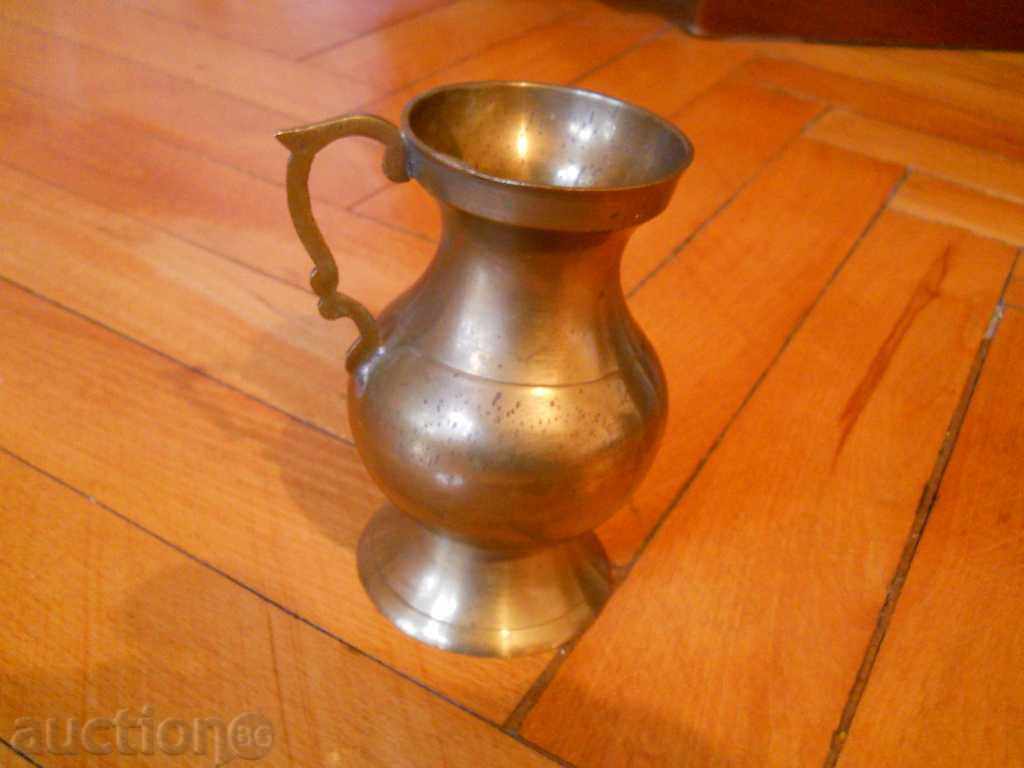 Bronze jug with price 10.00 BGN | € 5.11