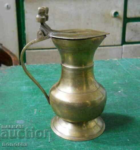 Urcior mic din bronz cu capac - Germania Urcior mic din bronz cu capac - Germania