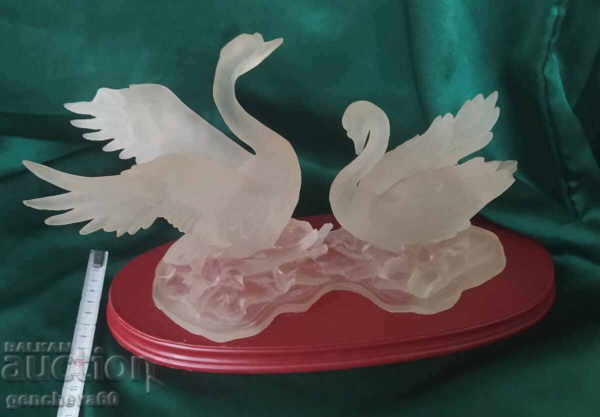 Swan Figurine "Suanti Galleries" on/with wooden base - 5 Swan Figurine "Suanti Galleries" on/with wooden base - 5