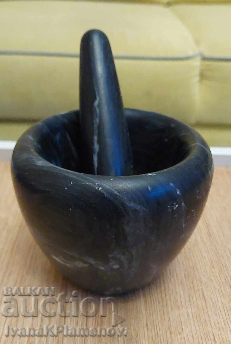 Marble mortar and pestle, excellent for connoisseurs Marble mortar and pestle, excellent for connoisseurs