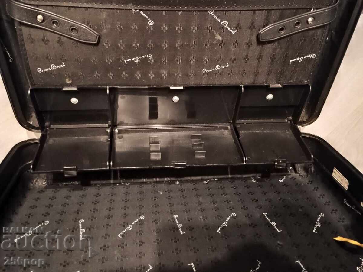 CROWN LTD luxury suitcase - 7 CROWN LTD luxury suitcase - 7