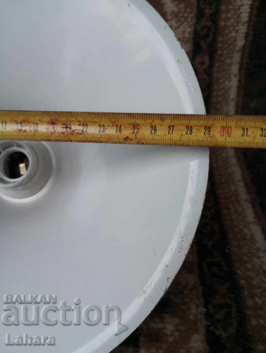 Μεταλλικό κρεμαστό φωτιστικό με τιμή 26.00 BGN | € 13.29