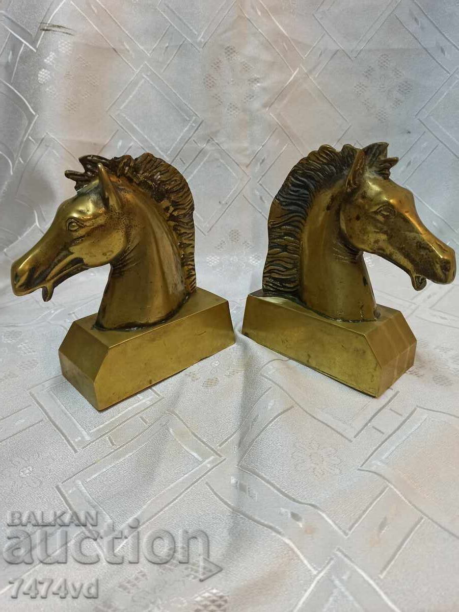 Bronze solid bookends with a horse head with price 200.00 BGN | € 102.26 Bronze solid bookends with a horse head with price 200.00 BGN | € 102.26