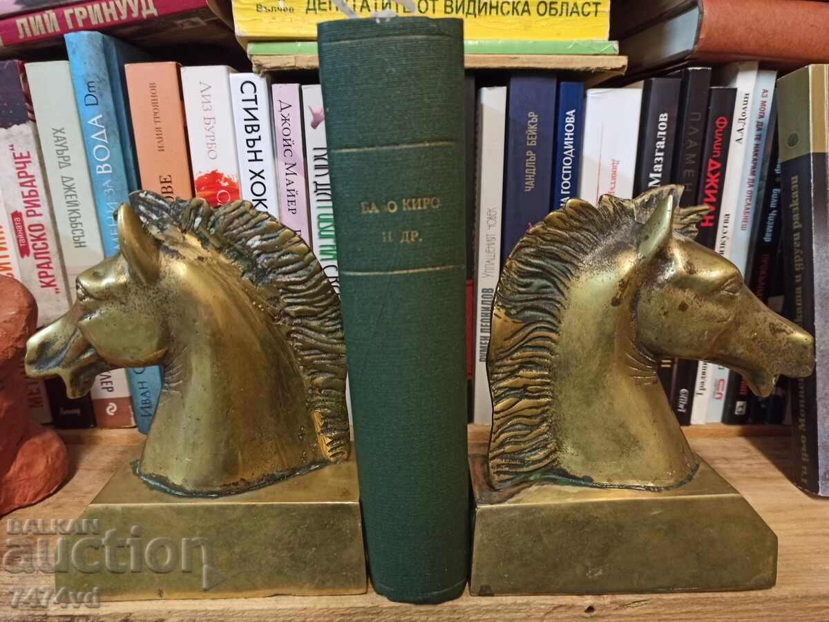 Auction Bronze solid bookends with a horse head Auction Bronze solid bookends with a horse head