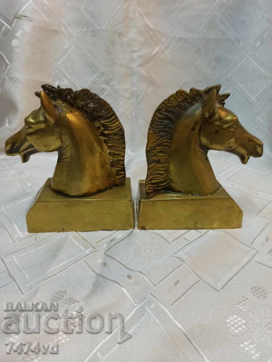 Bronze solid bookends with a horse head Bronze solid bookends with a horse head