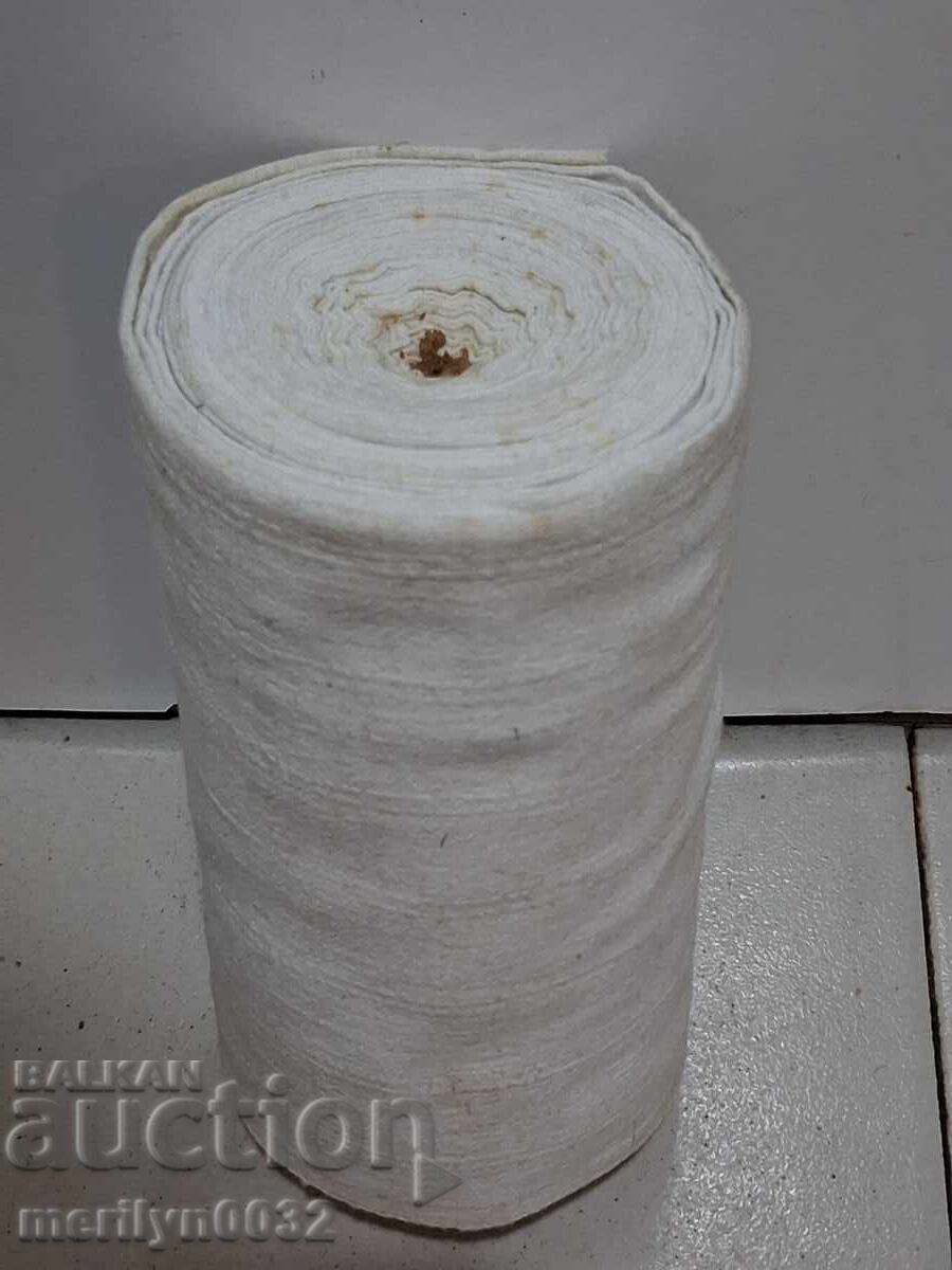 Auction  Hand-woven white fabric roll for dowry, double width