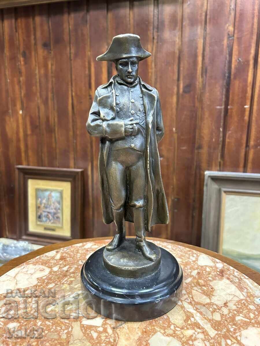 Figurină de bronz „Napoleon Bonaparte” – semnată Carleaux Figurină de bronz „Napoleon Bonaparte” – semnată Carleaux
