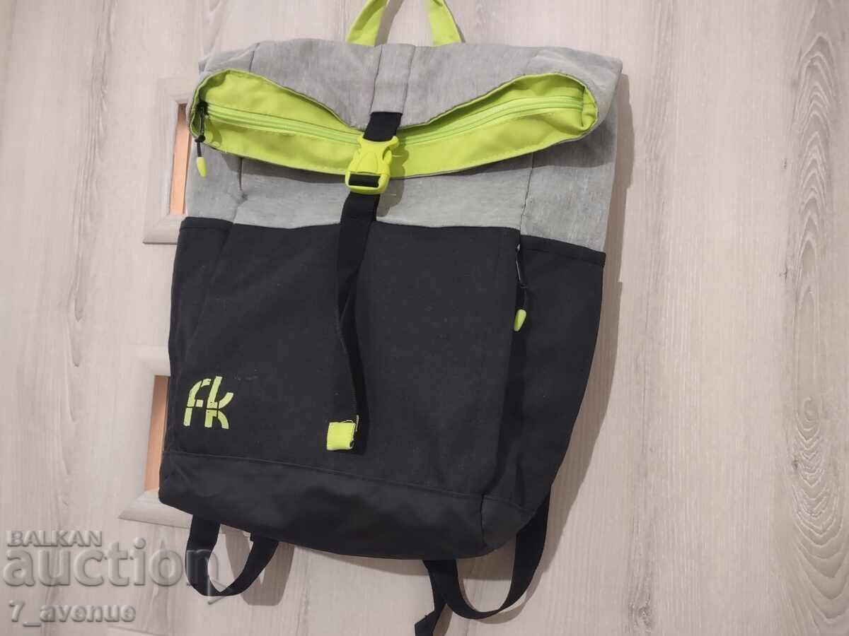 Licitație Rucsac pentru turism și alte călătorii 11.11..25 Licitație Rucsac pentru turism și alte călătorii 11.11..25