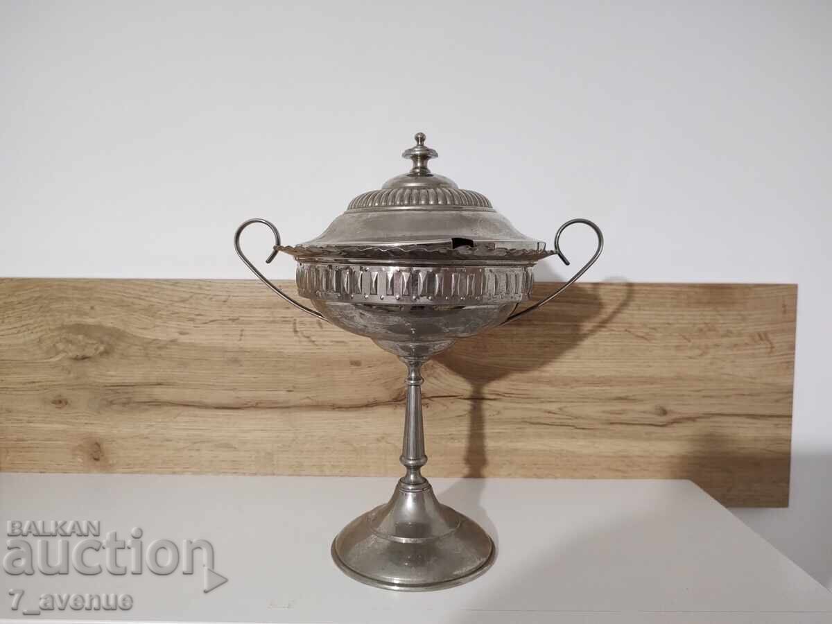 Frumos vas vechi elegant pentru casă 11.11..25 cu preț 69.00 BGN | € 35.28 Frumos vas vechi elegant pentru casă 11.11..25 cu preț 69.00 BGN | € 35.28