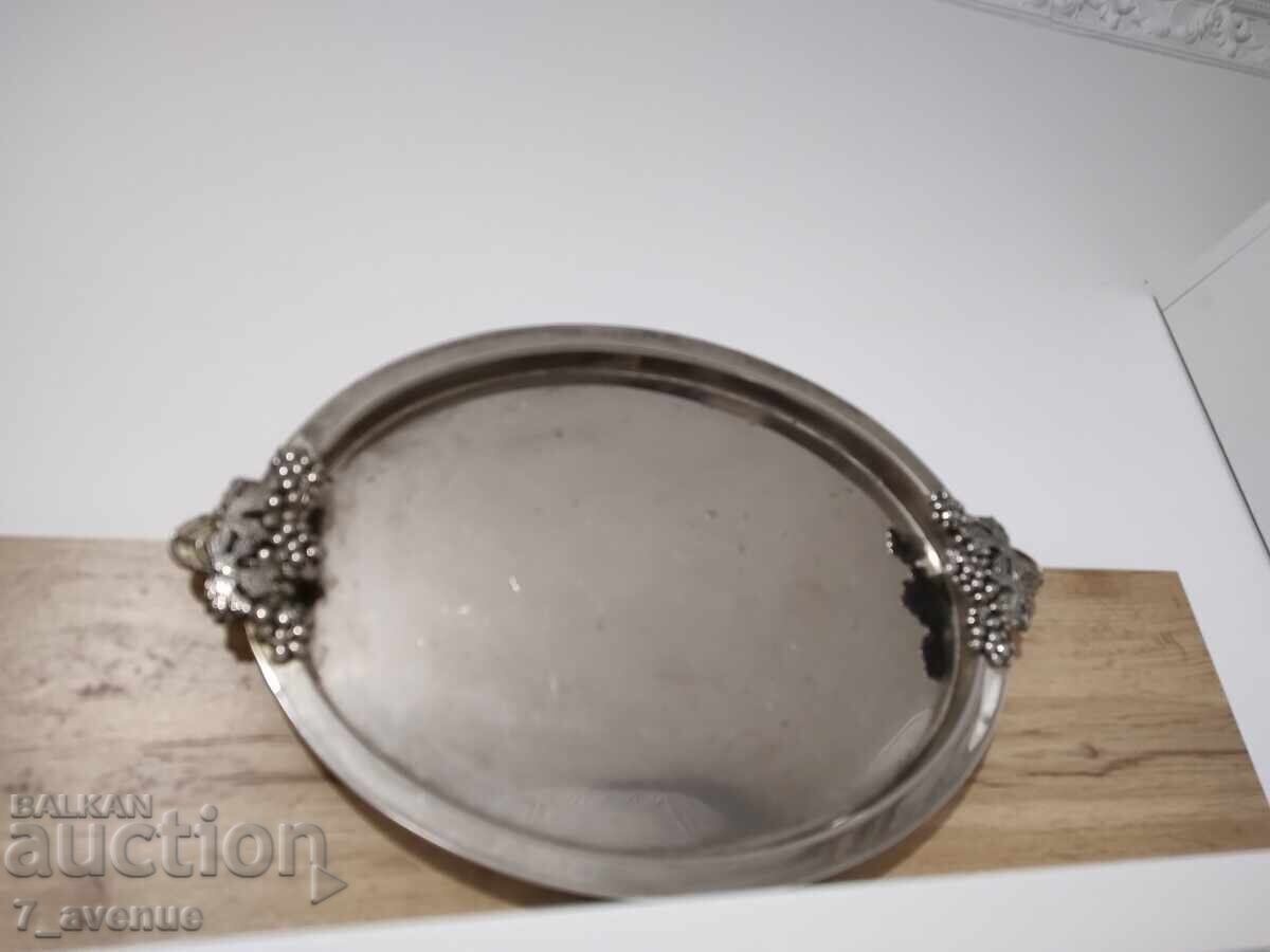 Поднос с красиви декорации лозови листа 11.11.2025 с цена 199.00 лв. | € 101.75 Поднос с красиви декорации лозови листа 11.11.2025 с цена 199.00 лв. | € 101.75