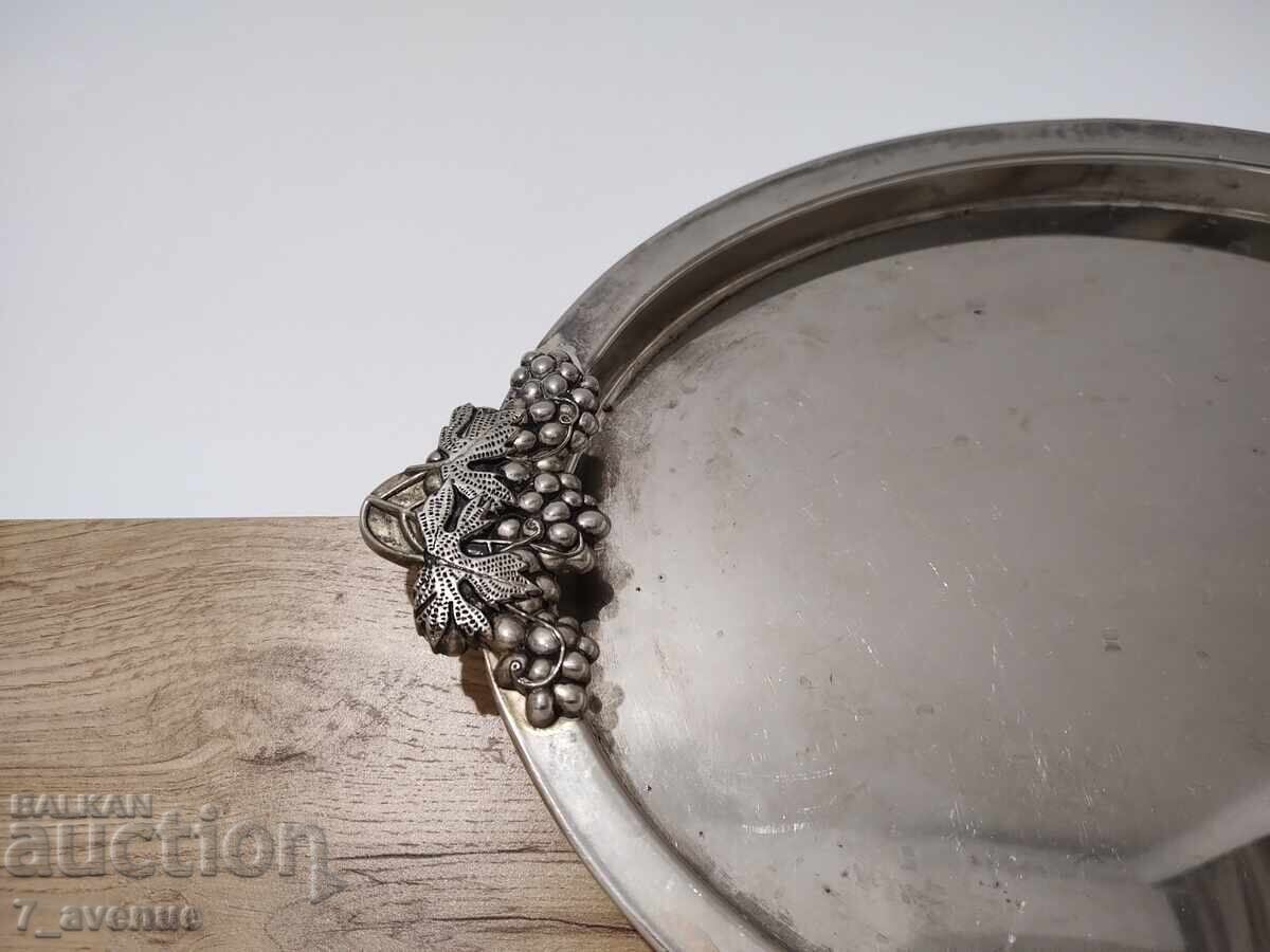 Доставка на Поднос с красиви декорации лозови листа 11.11.2025 Доставка на Поднос с красиви декорации лозови листа 11.11.2025