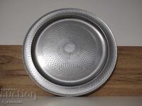 Tavă cu linii și figuri decorative frumoase 11.11.2025