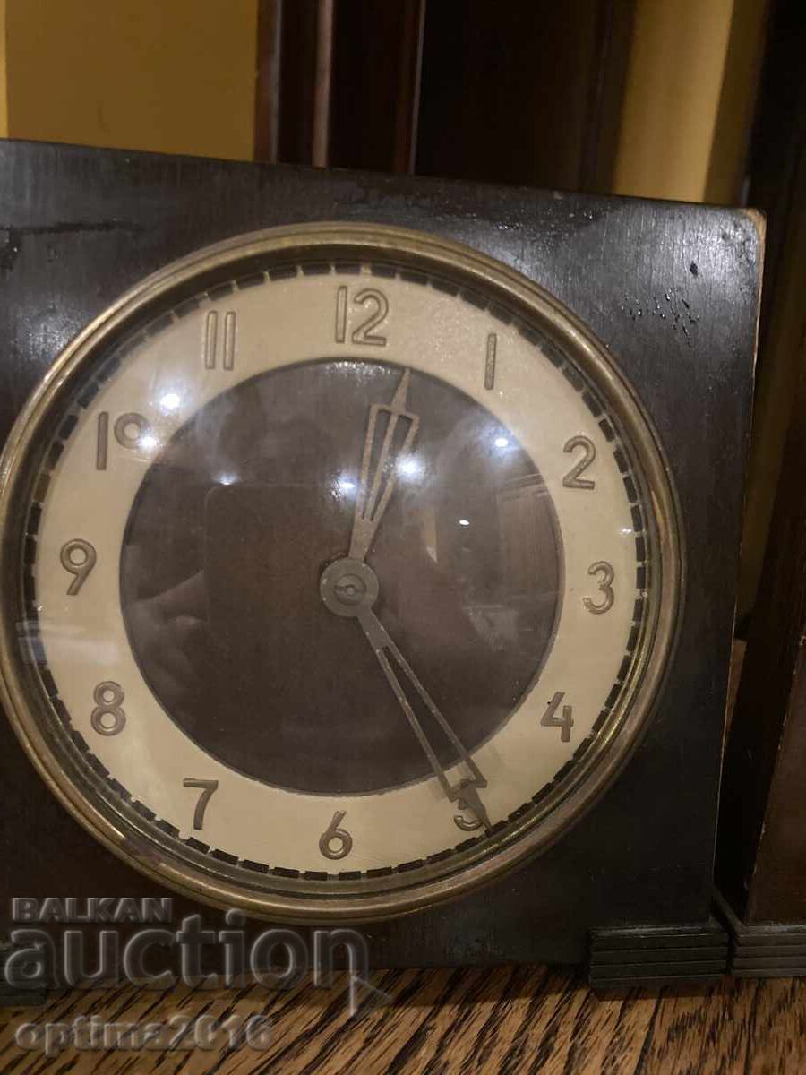 Lot of old watches with price 18.00 BGN | € 9.20 Lot of old watches with price 18.00 BGN | € 9.20