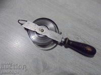 №*8358 Παλιά μεταλλική ρουλέτα