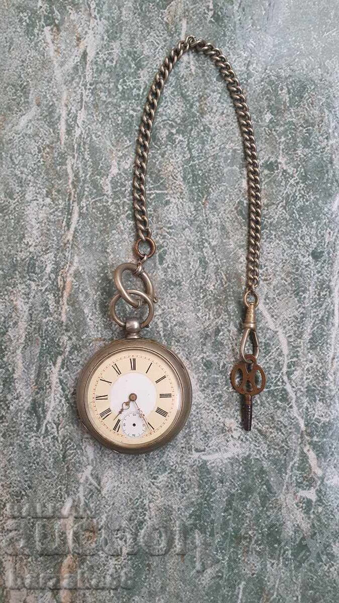 Αρχαίο ρολόι τσέπης με κλειδί Αρχαίο ρολόι τσέπης με κλειδί