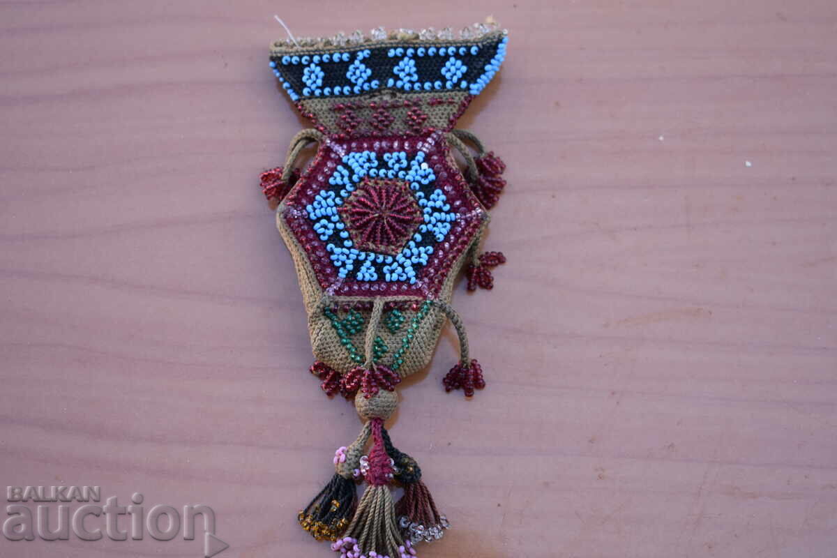 Мънистена пунгия, кисия