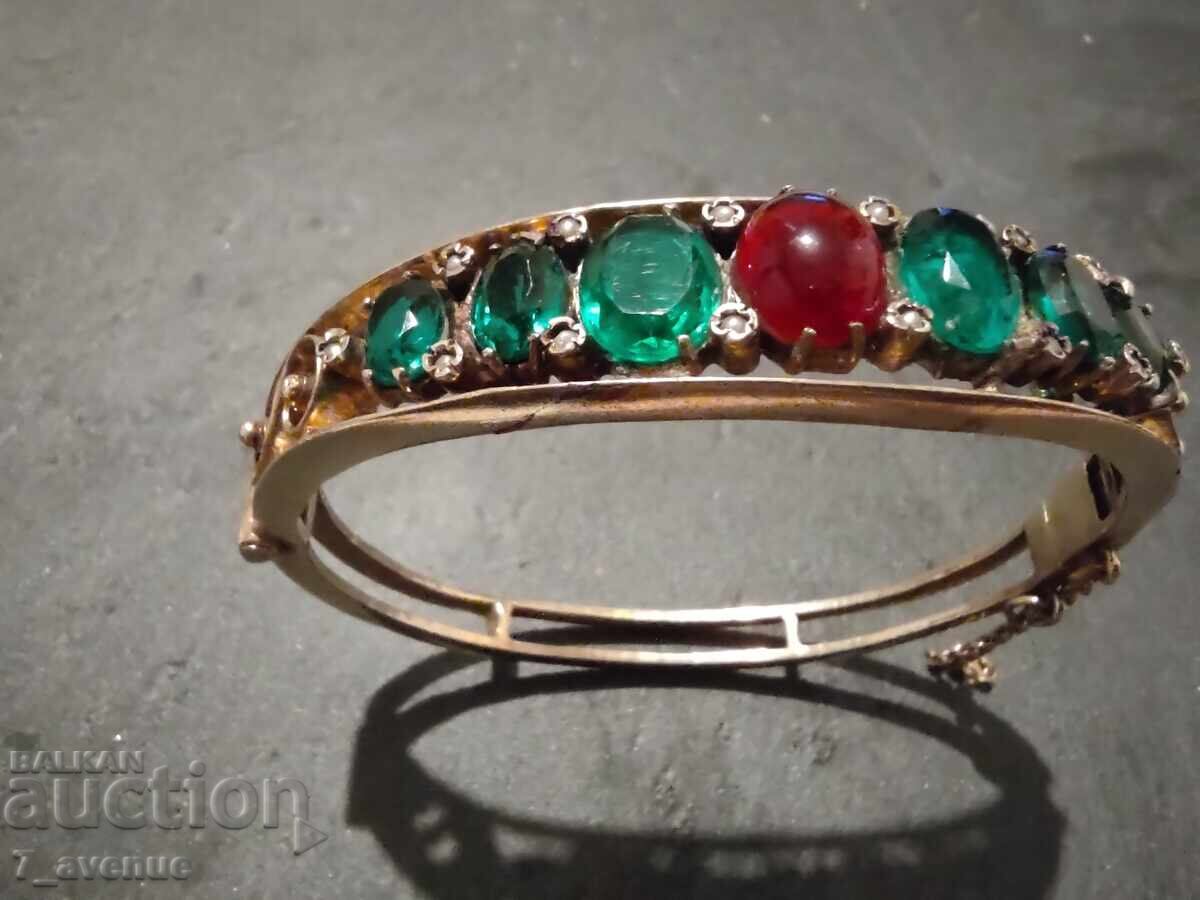 Ασημένιο βραχιόλι με επιχρύσωση και πέτρες, κομψότητα 12.11.2025 με τιμή 269.00 BGN | € 137.54