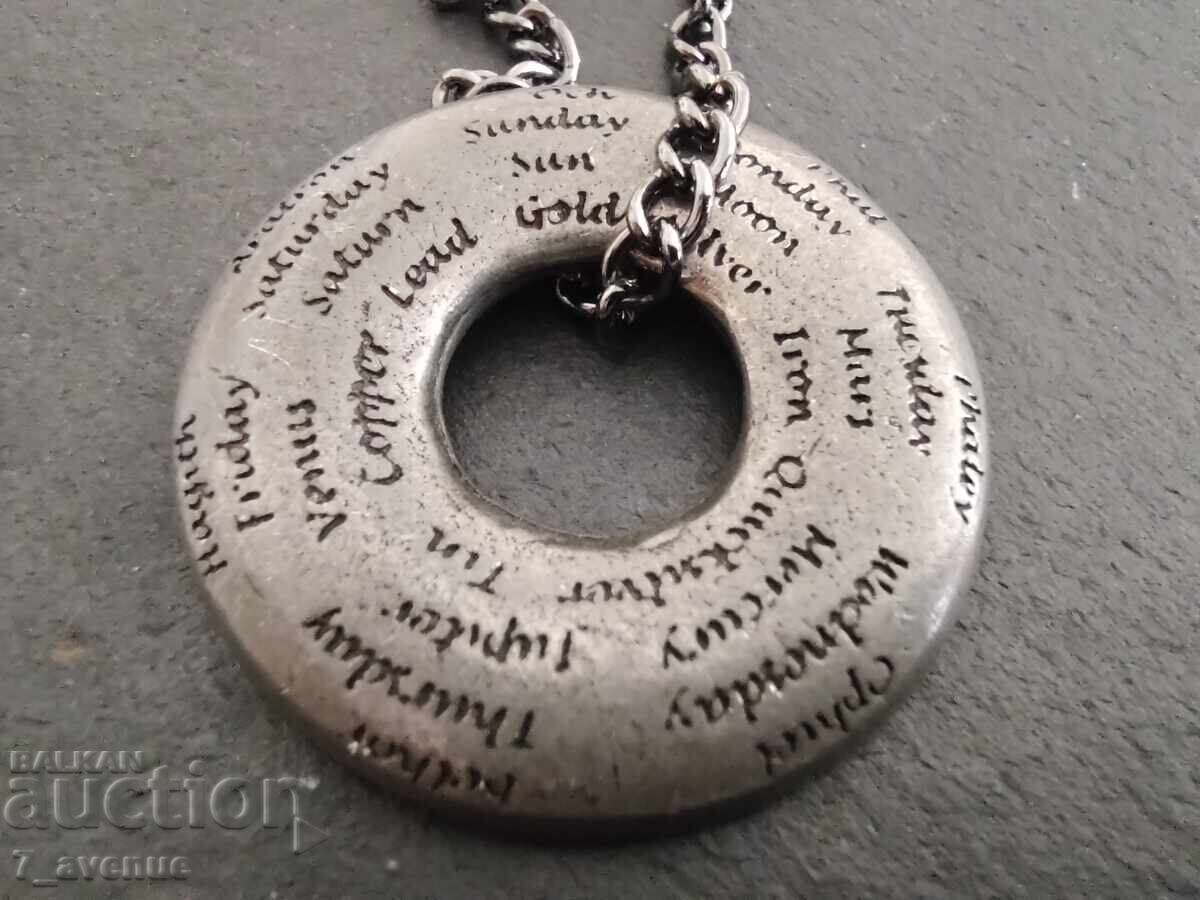 Auction  Necklace, choker, jewelry, very interesting 11/12/2025