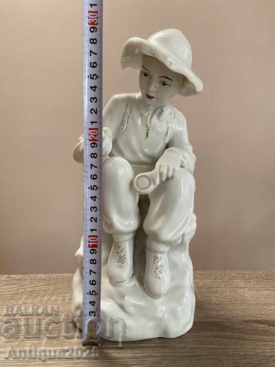 Πορσελάνινο ειδώλιο "Νέος γεωλόγος" με τιμή 350.00 BGN | € 178.95