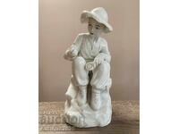 Порцеланова статуетка „Млад геолог“