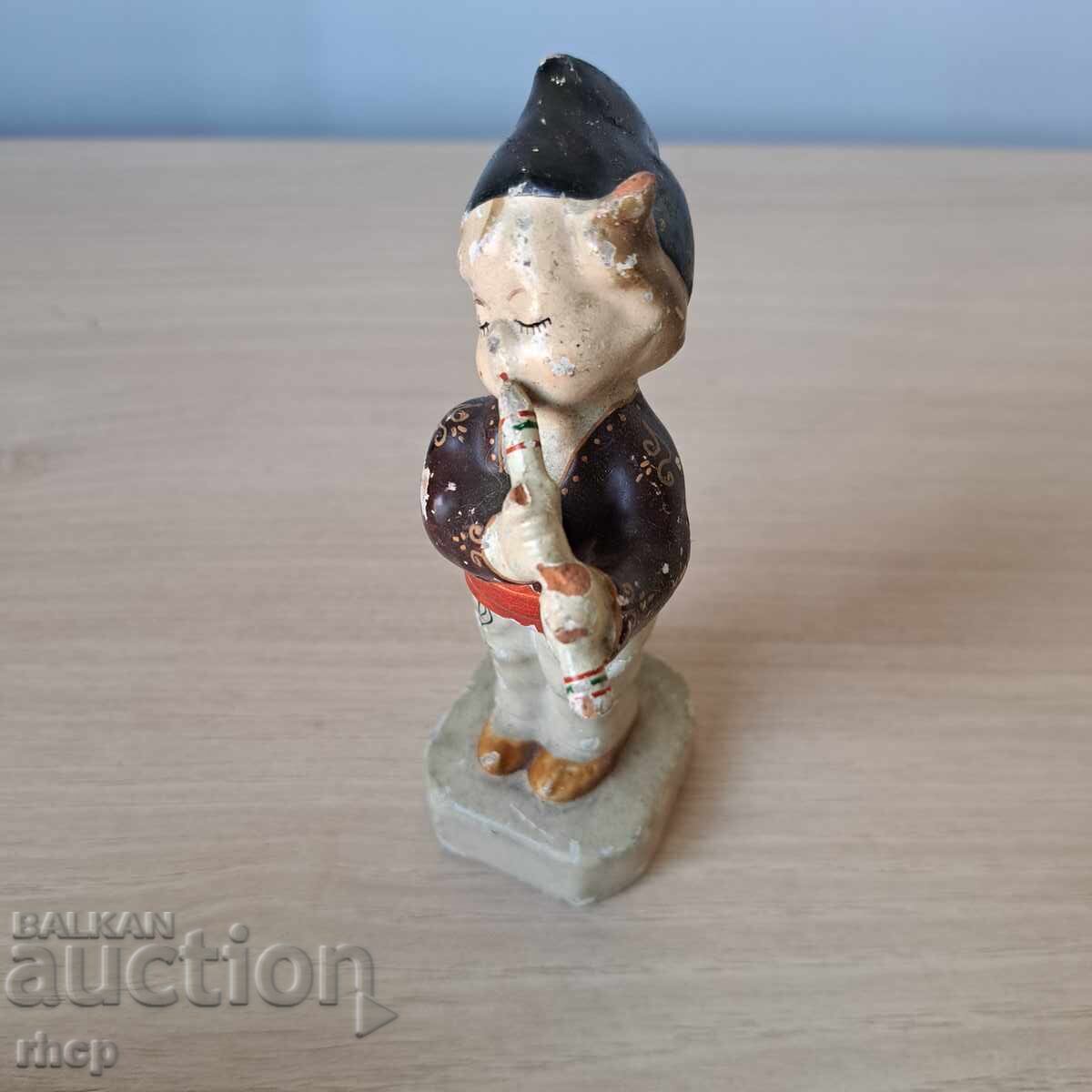 Figurină ceramică veche bulgărească, statuetă băiat cu fluier - 6 Figurină ceramică veche bulgărească, statuetă băiat cu fluier - 6