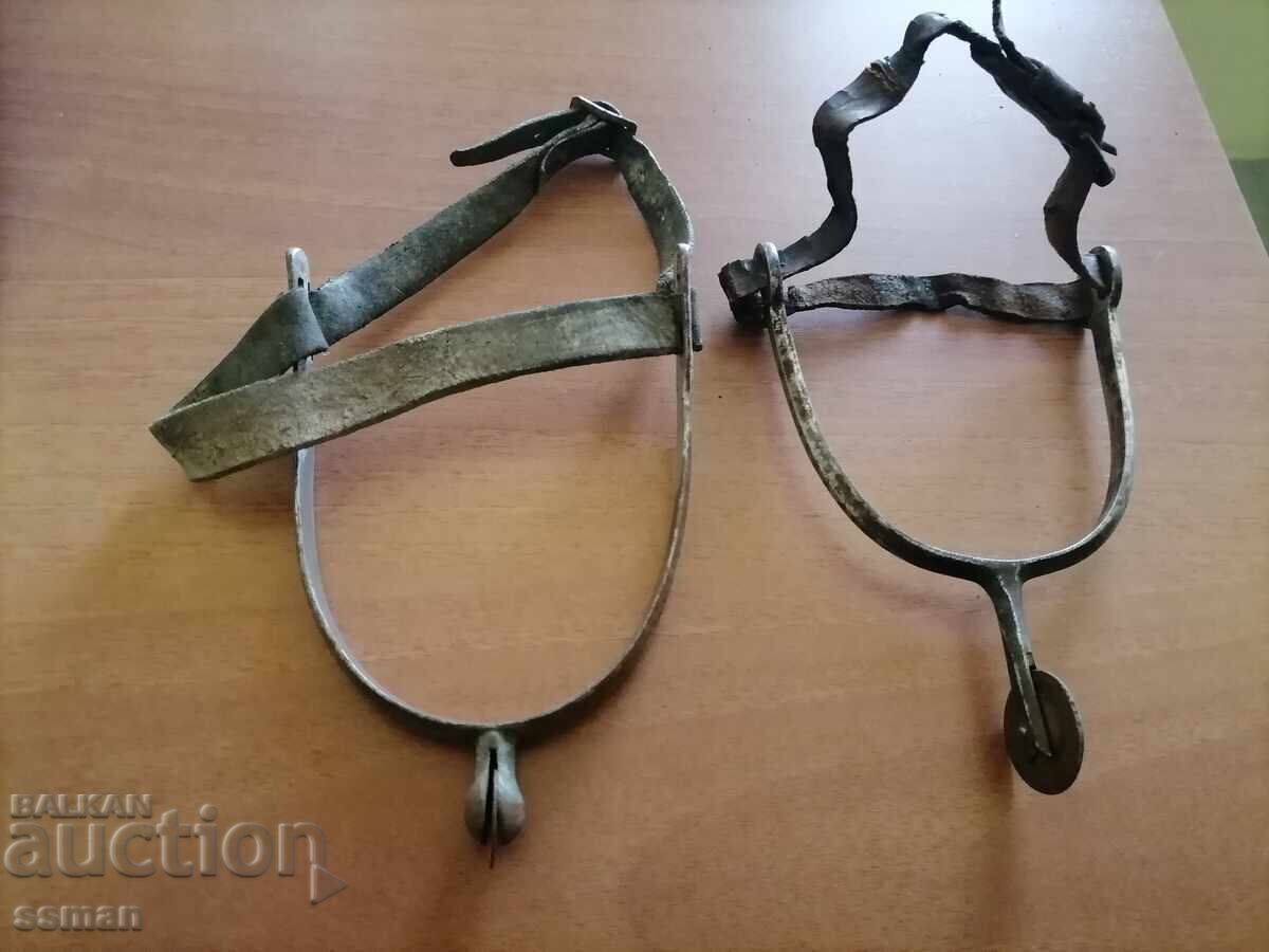 Δύο παλιά σπιρούνια και σπιρούνια