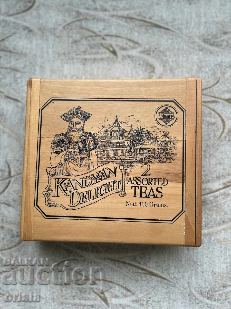 Wooden tea box from Sri Lanka Wooden tea box from Sri Lanka