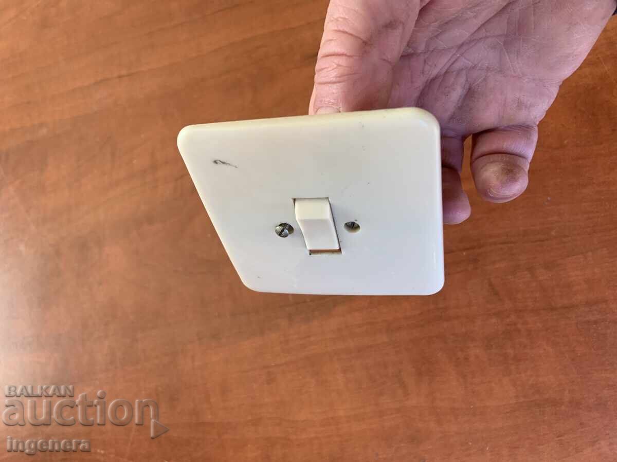 ЕЛ. КЛЮЧ СТАРИНЕН БАКЕЛИТ с цена 12.00 лв. | € 6.14 ЕЛ. КЛЮЧ СТАРИНЕН БАКЕЛИТ с цена 12.00 лв. | € 6.14