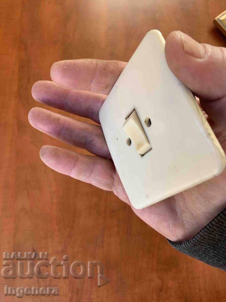 Доставка на ЕЛ. КЛЮЧ СТАРИНЕН БАКЕЛИТ Доставка на ЕЛ. КЛЮЧ СТАРИНЕН БАКЕЛИТ