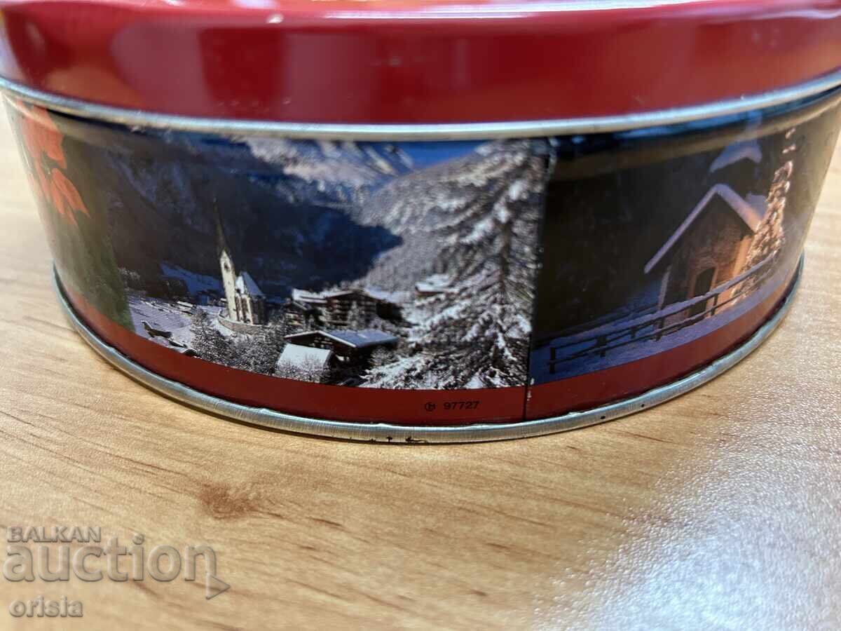 Auction Christmas box for biscuits and sweets Auction Christmas box for biscuits and sweets