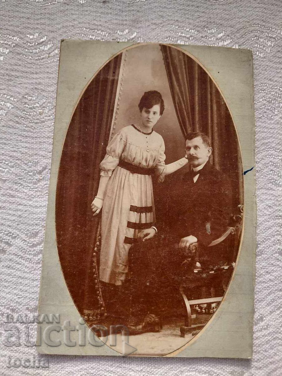 Παλιά φωτογραφία σε χαρτόνι. BZC Παλιά φωτογραφία σε χαρτόνι. BZC