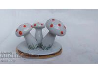 Porțelan bulgăresc, Izida, SIP, Costa Iordanov, soc