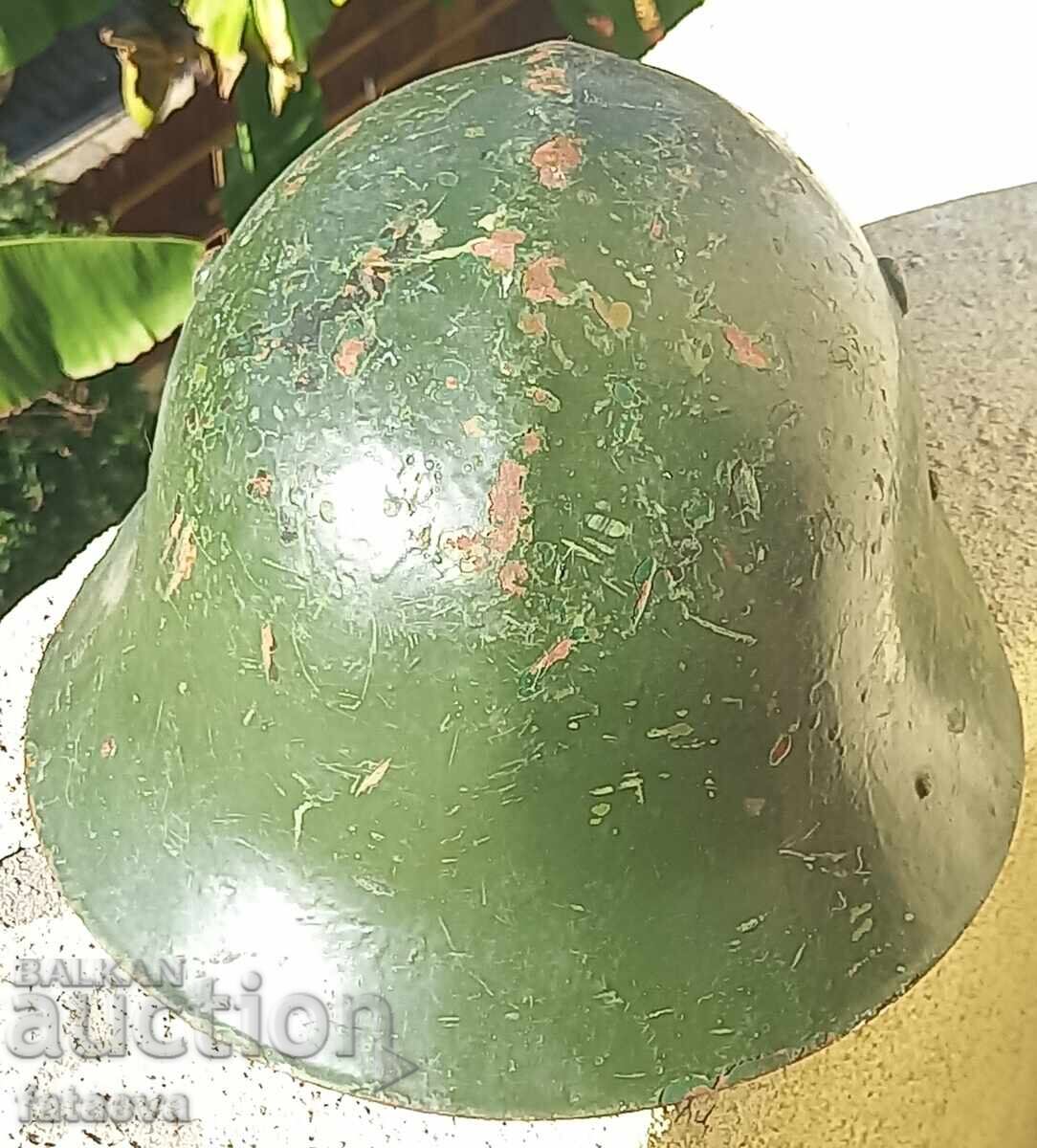 Casca militară veche, tip germană cu preț 12.00 BGN | € 6.14