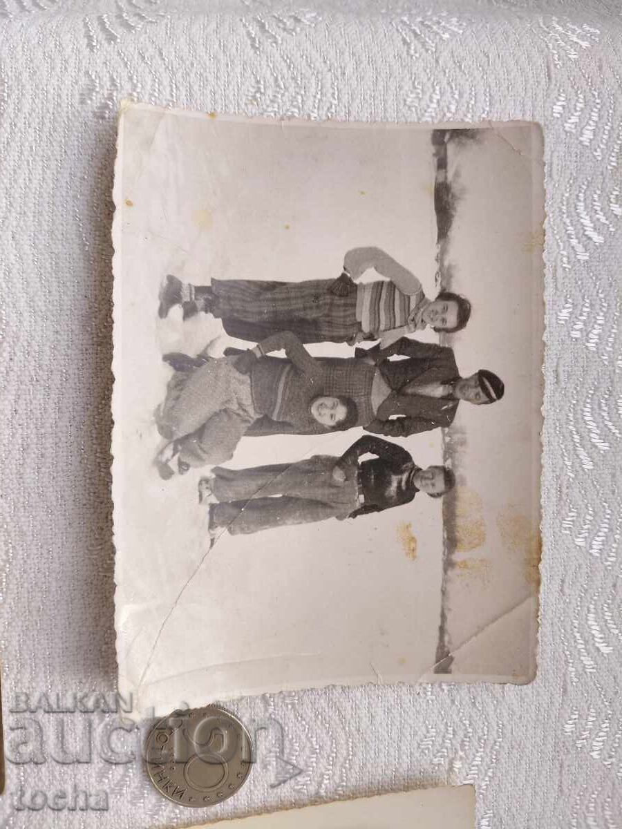 Old photos, Shumen. BZTs with price 1.01 BGN | € 0.52 Old photos, Shumen. BZTs with price 1.01 BGN | € 0.52