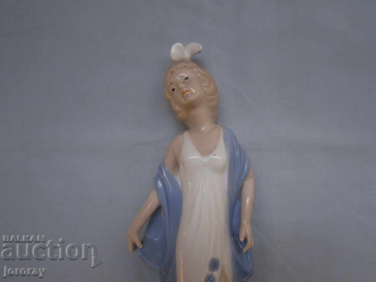 Porcelain figure, Cellini brand, 27cm with price 26.00 BGN | € 13.29 Porcelain figure, Cellini brand, 27cm with price 26.00 BGN | € 13.29