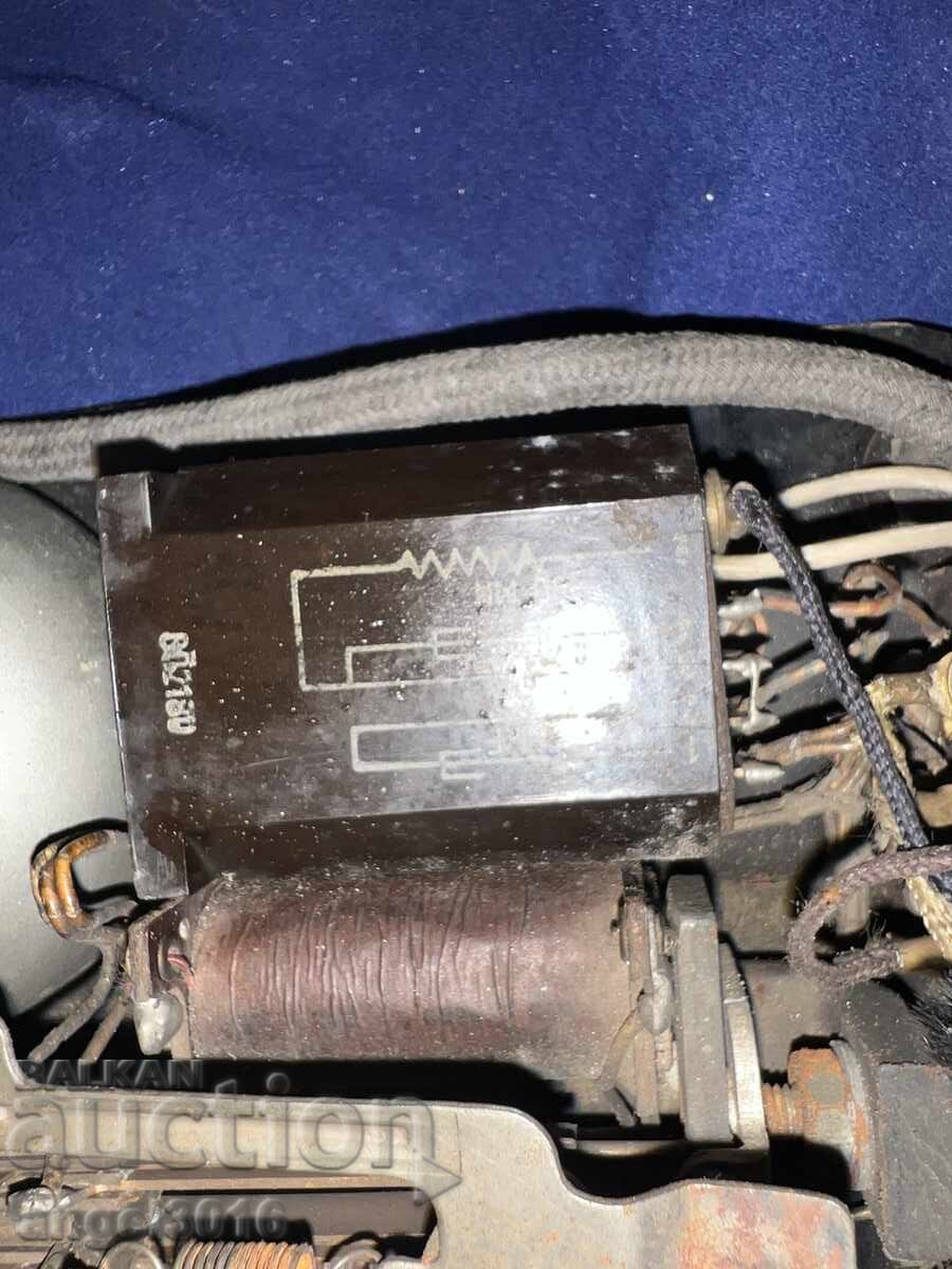 COLLECTIBLE BAKELITE TELEPHONE WITH DIAL, ROYAL ERA - 6 COLLECTIBLE BAKELITE TELEPHONE WITH DIAL, ROYAL ERA - 6