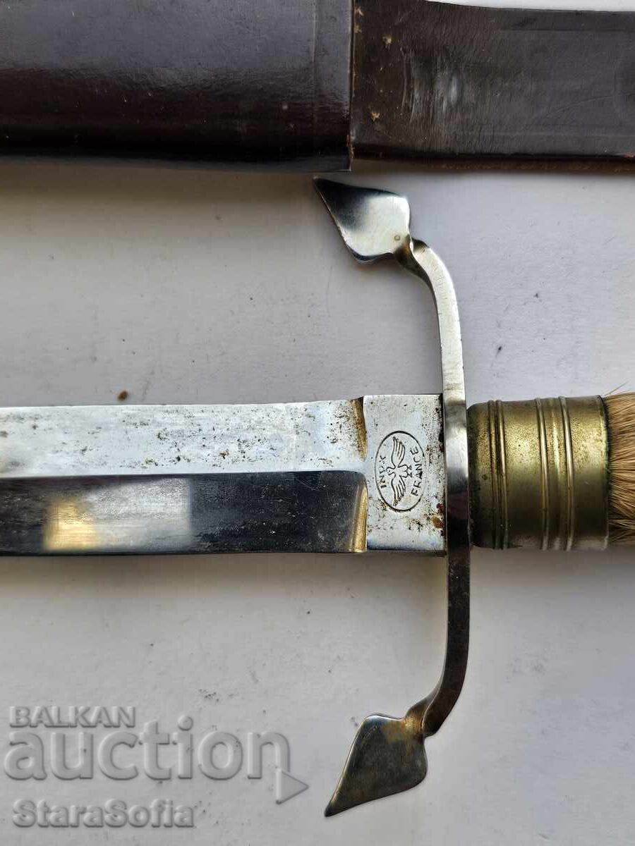 Delivery of Old French Hunting Dagger Delivery of Old French Hunting Dagger